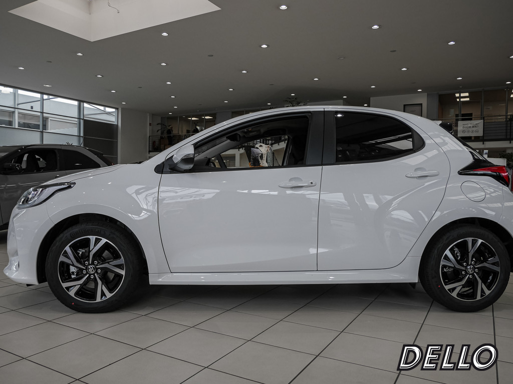 Fahrzeugansicht TOYOTA Yaris 1.5 Hybrid Teamplayer inkl.WKR +Safety+Comfortpaket - Bild 35