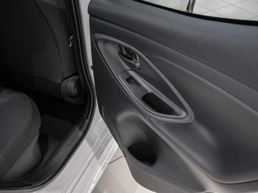 Fahrzeugansicht TOYOTA Yaris 1.5 Hybrid Teamplayer inkl.WKR +Safety+Comfortpaket - Bild 3