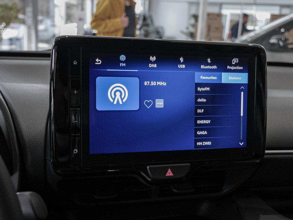 Fahrzeugansicht TOYOTA Yaris 1.5 Hybrid Teamplayer inkl.WKR +Safety+Comfortpaket - Bild 10