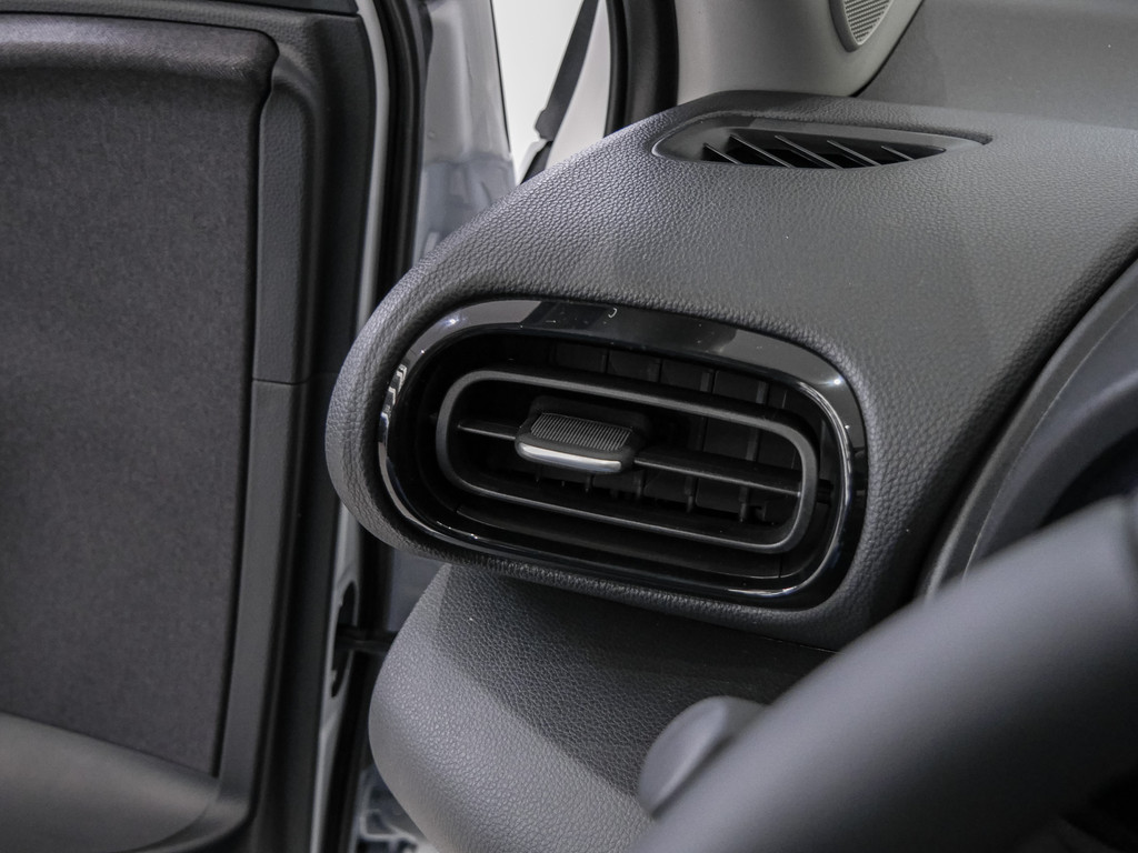 Fahrzeugansicht TOYOTA Yaris 1.5 Hybrid Teamplayer inkl.WKR +Safety+Comfortpaket - Bild 27