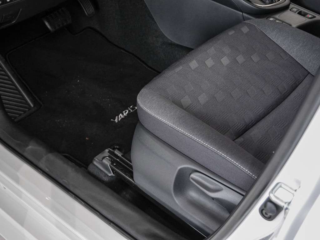 Fahrzeugansicht TOYOTA Yaris 1.5 Hybrid Teamplayer inkl.WKR +Safety+Comfortpaket - Bild 30