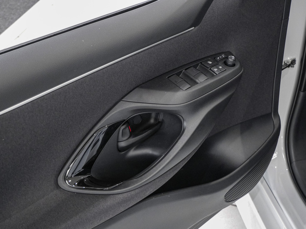 Fahrzeugansicht TOYOTA Yaris 1.5 Hybrid Teamplayer inkl.WKR +Safety+Comfortpaket - Bild 31