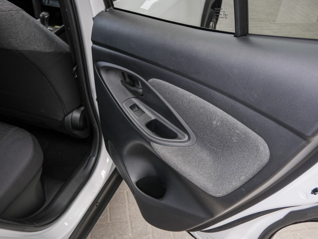 Fahrzeugansicht TOYOTA Yaris Cross Hybrid 1.5 VVT-i Team Deutschland - Bild 13