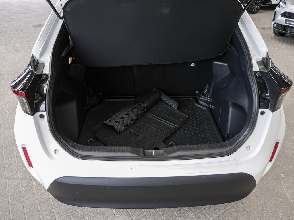 Fahrzeugansicht TOYOTA Yaris Cross Hybrid 1.5 VVT-i Team Deutschland - Bild 14