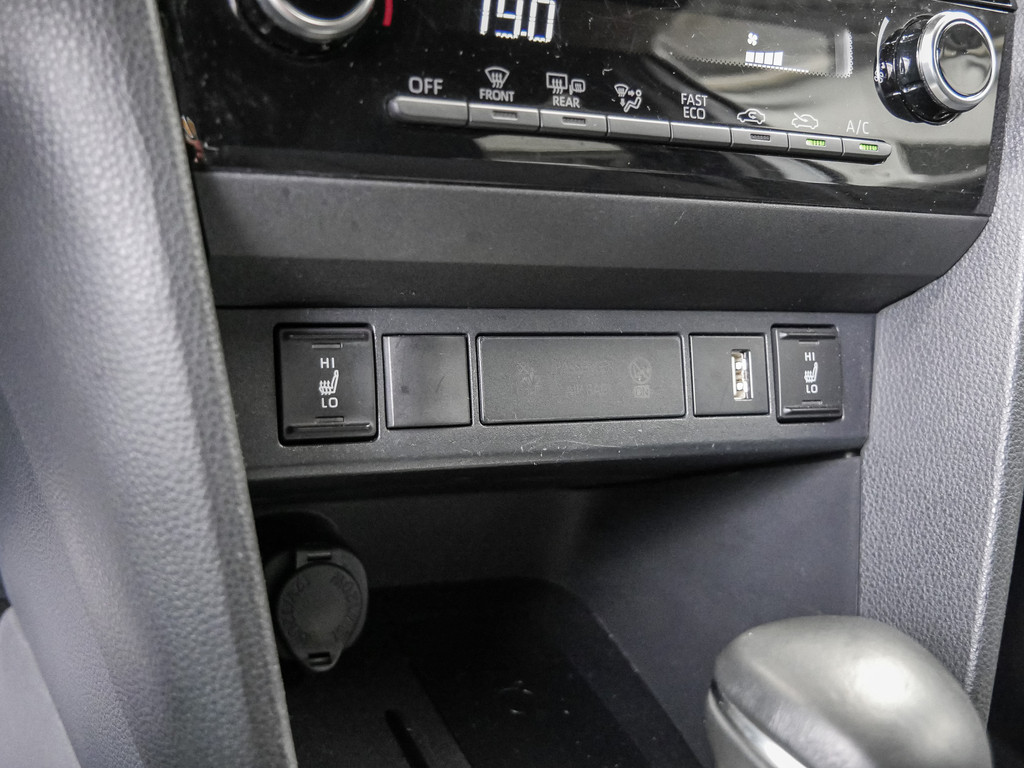 Fahrzeugansicht TOYOTA Yaris Cross Hybrid 1.5 VVT-i Team Deutschland - Bild 21