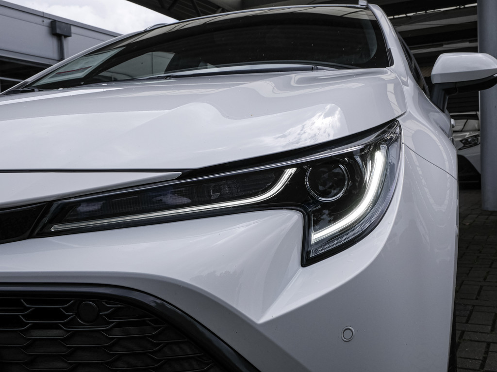 Fahrzeugansicht TOYOTA Corolla Touring Sports 1.8 Hybrid Team D - Bild 3