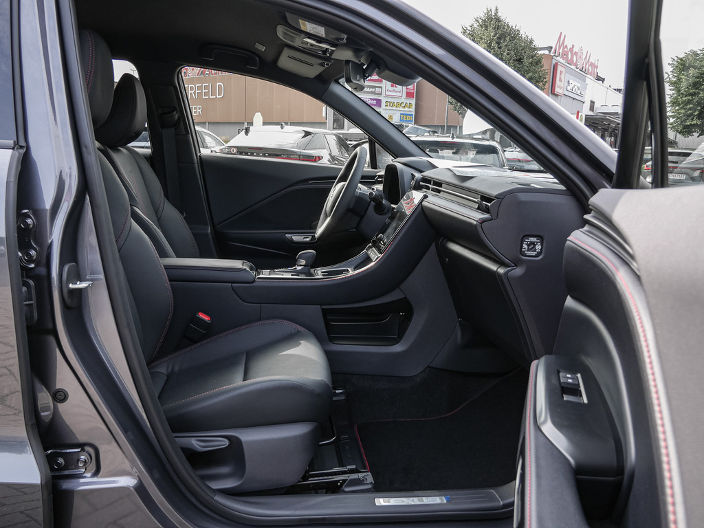 Fahrzeugansicht LEXUS LBX Emotion - Bild 5