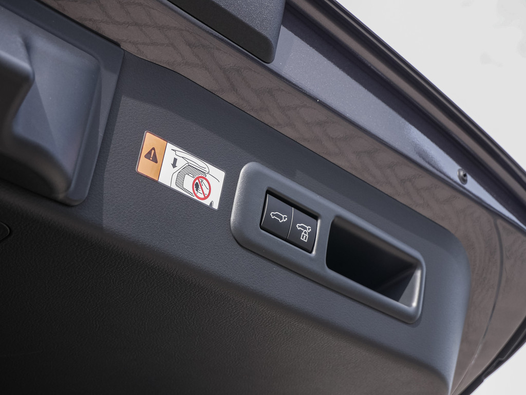 Fahrzeugansicht LEXUS LBX Emotion - Bild 13