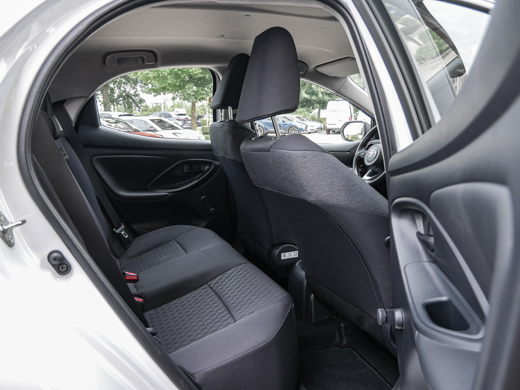 Fahrzeugansicht TOYOTA Yaris 1.5 VVT-i Comfort - Bild 5