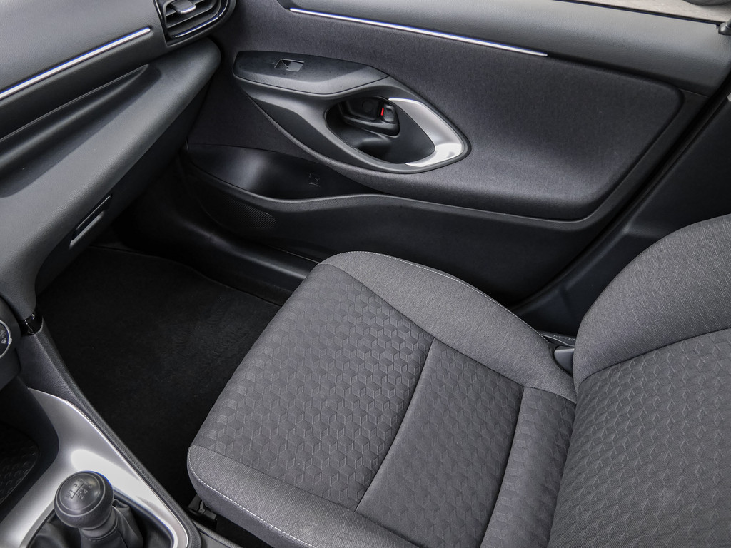 Fahrzeugansicht TOYOTA Yaris 1.5 VVT-i Comfort - Bild 19
