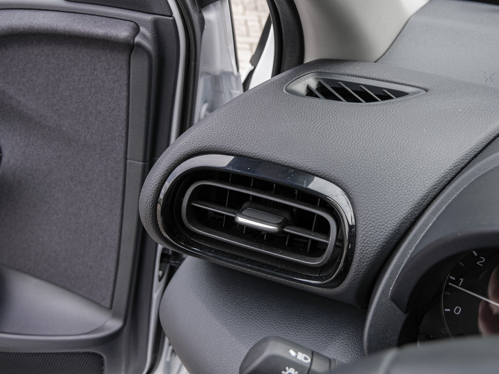 Fahrzeugansicht TOYOTA Yaris 1.5 VVT-i Comfort - Bild 27