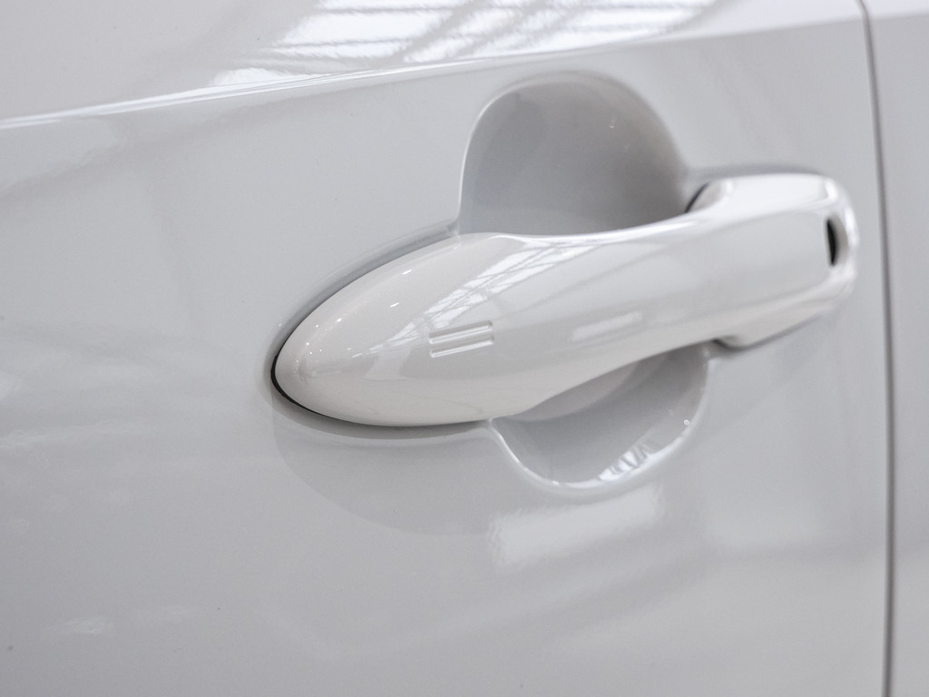 Fahrzeugansicht TOYOTA Corolla TS 1.8 Hybrid Teamplayer inkl. WKR - Bild 2