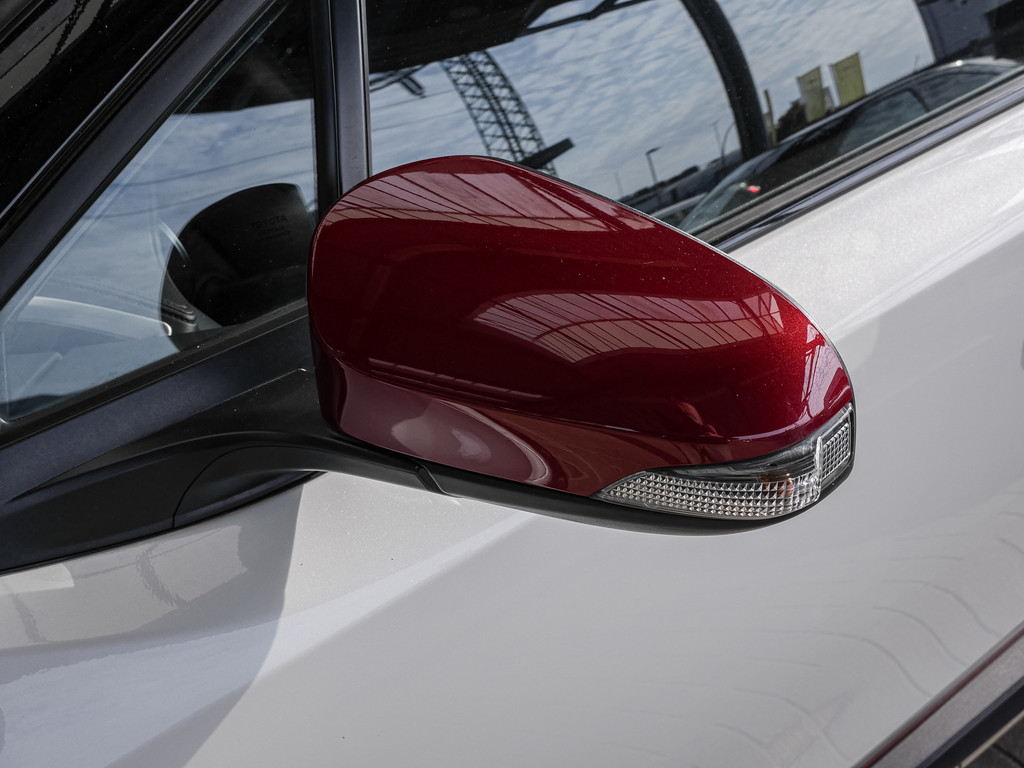 Fahrzeugansicht TOYOTA C-HR HYBRID GR Sport - Bild 4