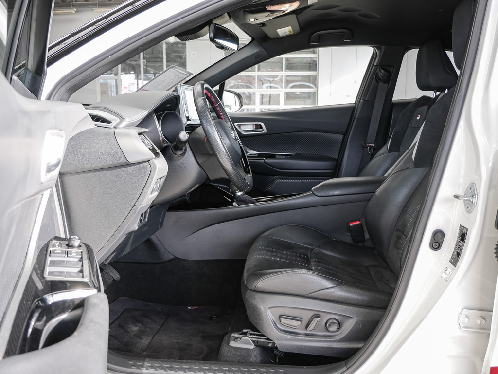 Fahrzeugansicht TOYOTA C-HR HYBRID GR Sport - Bild 6