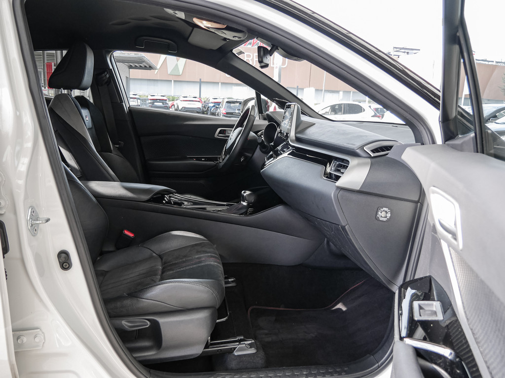 Fahrzeugansicht TOYOTA C-HR HYBRID GR Sport - Bild 7