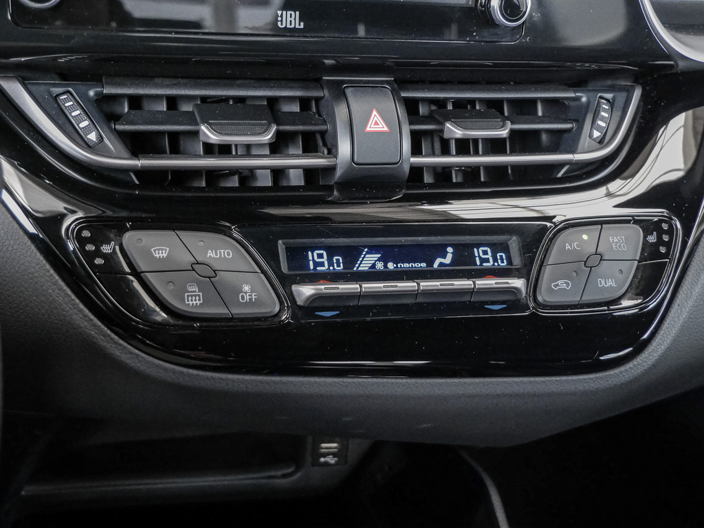 Fahrzeugansicht TOYOTA C-HR HYBRID GR Sport - Bild 22