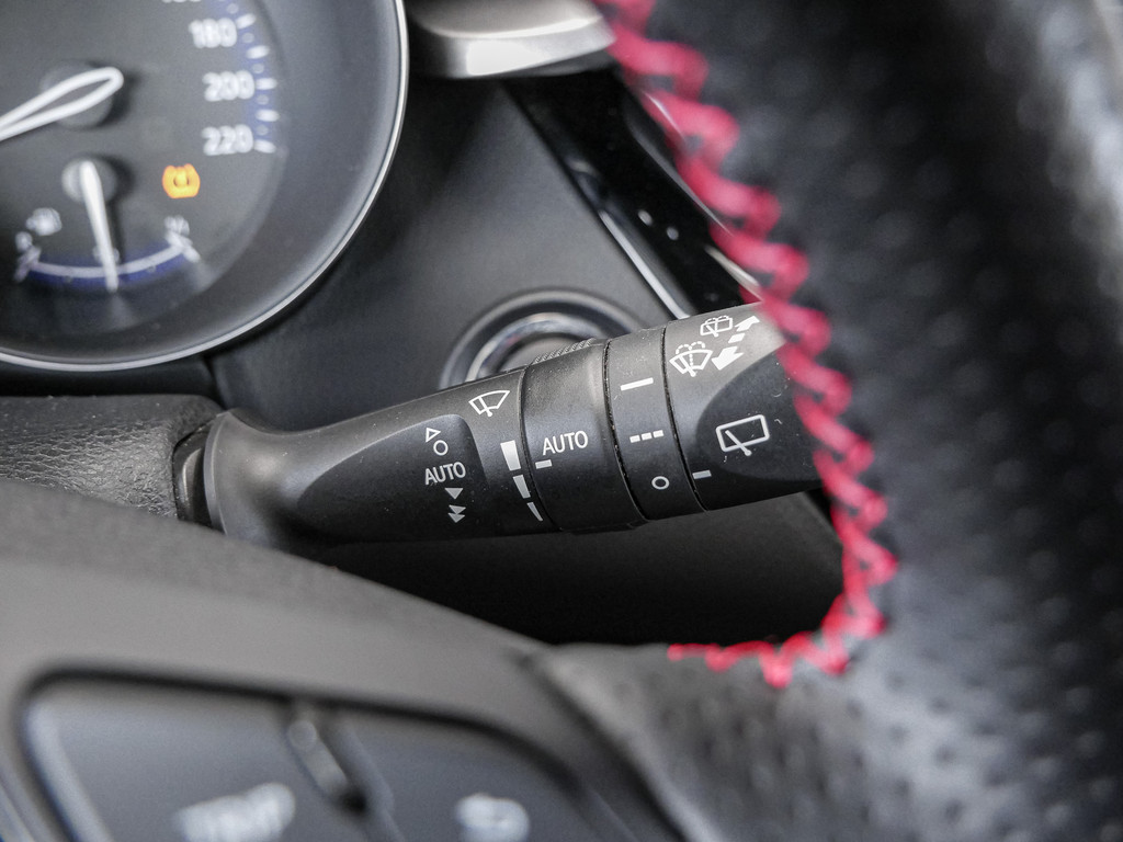 Fahrzeugansicht TOYOTA C-HR HYBRID GR Sport - Bild 30