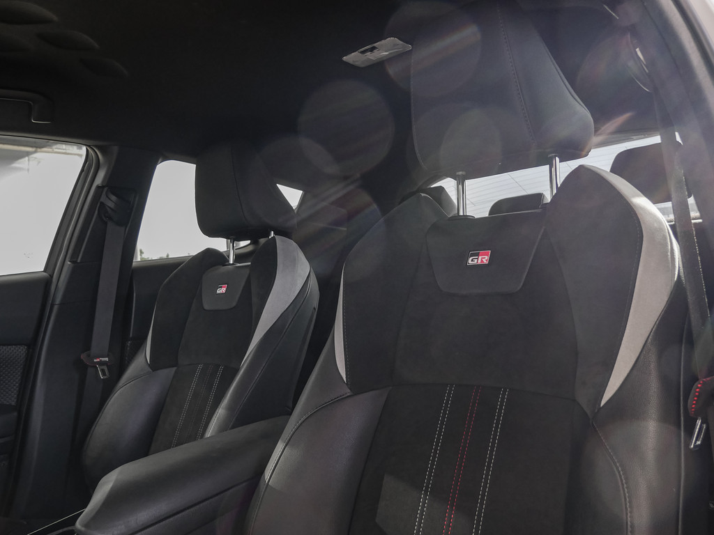Fahrzeugansicht TOYOTA C-HR HYBRID GR Sport - Bild 39