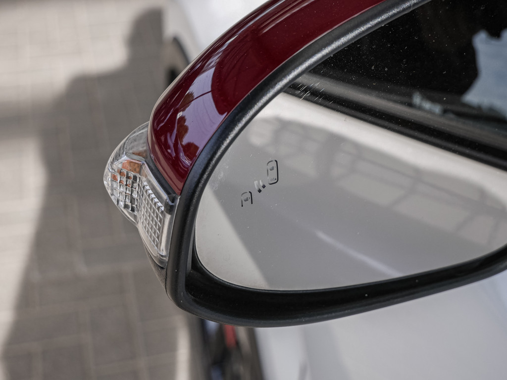 Fahrzeugansicht TOYOTA C-HR HYBRID GR Sport - Bild 41