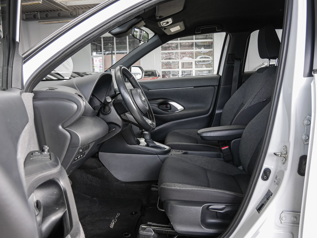 Fahrzeugansicht TOYOTA Yaris Cross Hybrid 1.5 VVT-i Team D - Bild 6