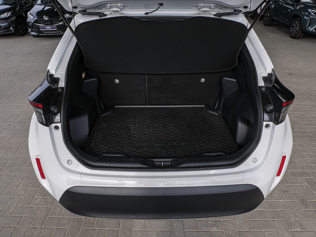 Fahrzeugansicht TOYOTA Yaris Cross Hybrid 1.5 VVT-i Team D - Bild 13