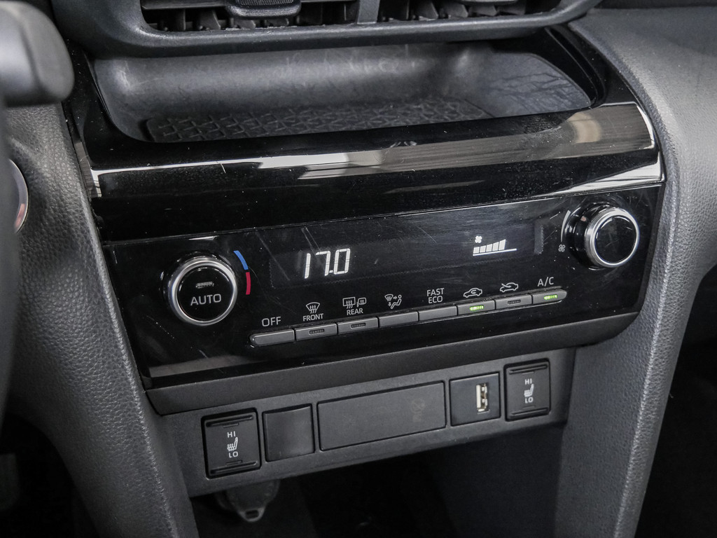 Fahrzeugansicht TOYOTA Yaris Cross Hybrid 1.5 VVT-i Team D - Bild 19