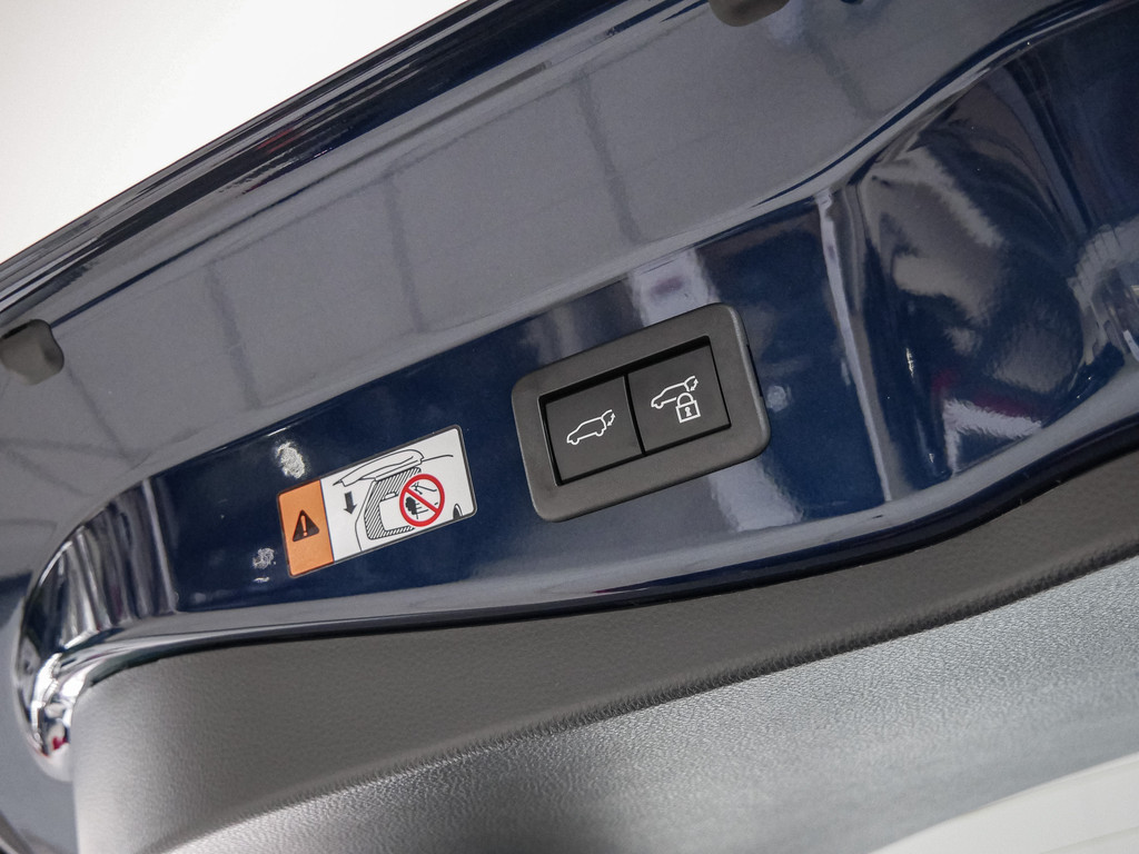 Fahrzeugansicht TOYOTA C-HR 2.0 Plug-In Hybrid GR Sport - Bild 9