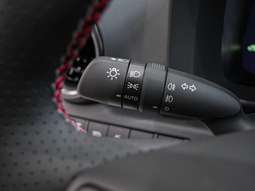 Fahrzeugansicht TOYOTA C-HR 2.0 Plug-In Hybrid GR Sport - Bild 24