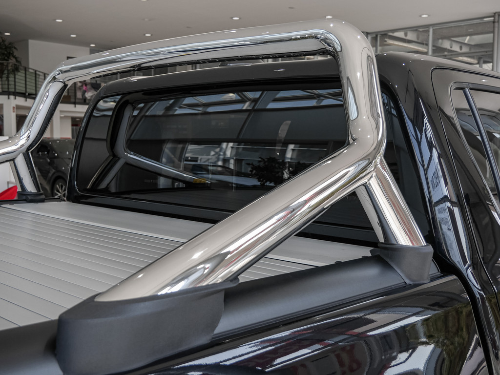 Fahrzeugansicht TOYOTA Hilux 2.8 DC Invincible 4x4 - Bild 2