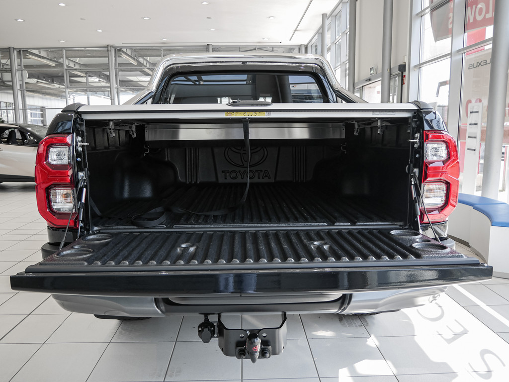 Fahrzeugansicht TOYOTA Hilux 2.8 DC Invincible 4x4 - Bild 14