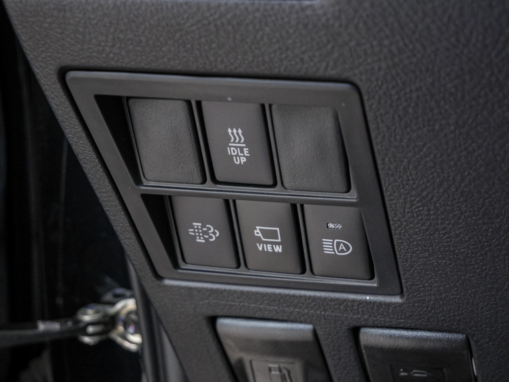 Fahrzeugansicht TOYOTA Hilux 2.8 DC Invincible 4x4 - Bild 38