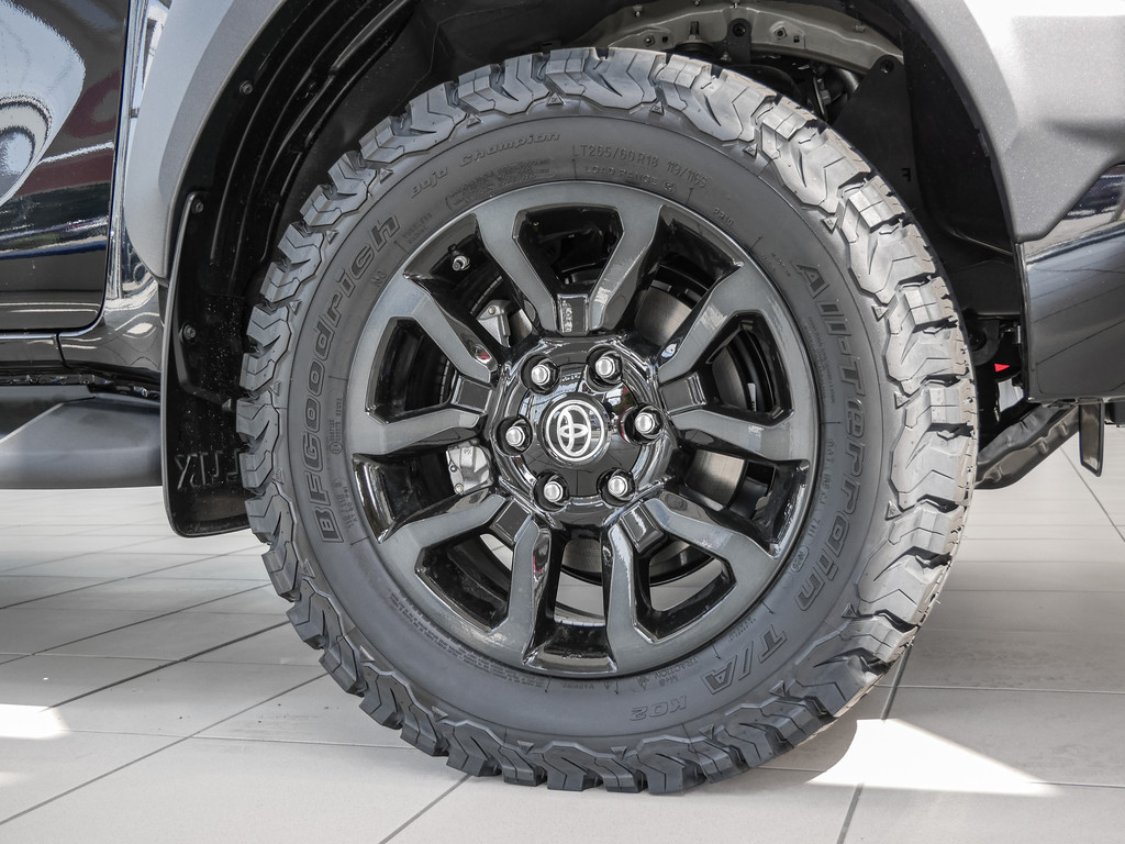 Fahrzeugansicht TOYOTA Hilux 2.8 DC Invincible 4x4 - Bild 48