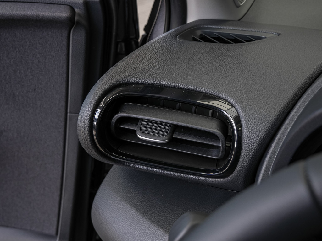 Fahrzeugansicht TOYOTA Yaris 1.5 Hybrid Teamplayer - Bild 32