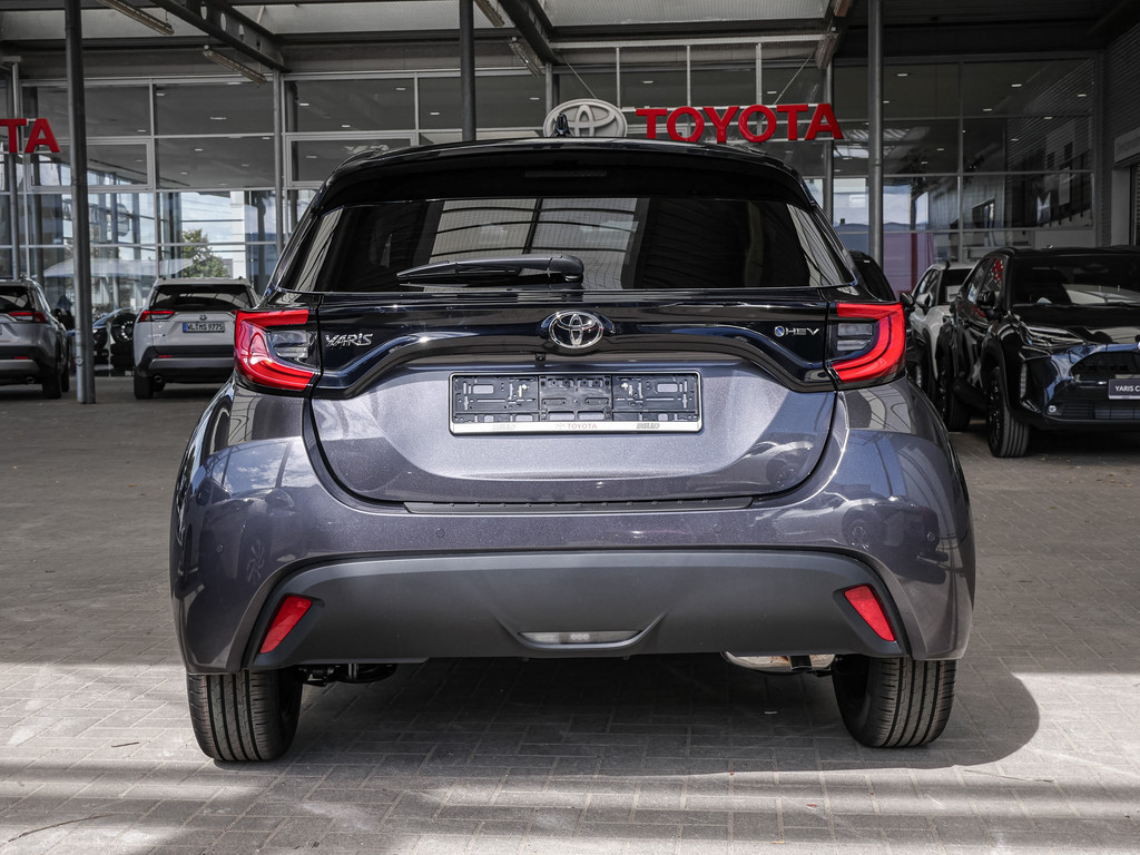 Fahrzeugansicht TOYOTA Yaris 1.5 Hybrid Teamplayer - Bild 40