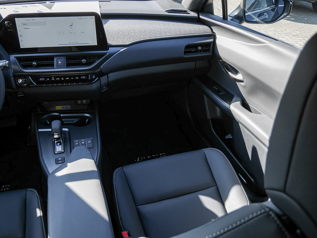 Fahrzeugansicht LEXUS UX 300h F-Sport Design - Bild 8