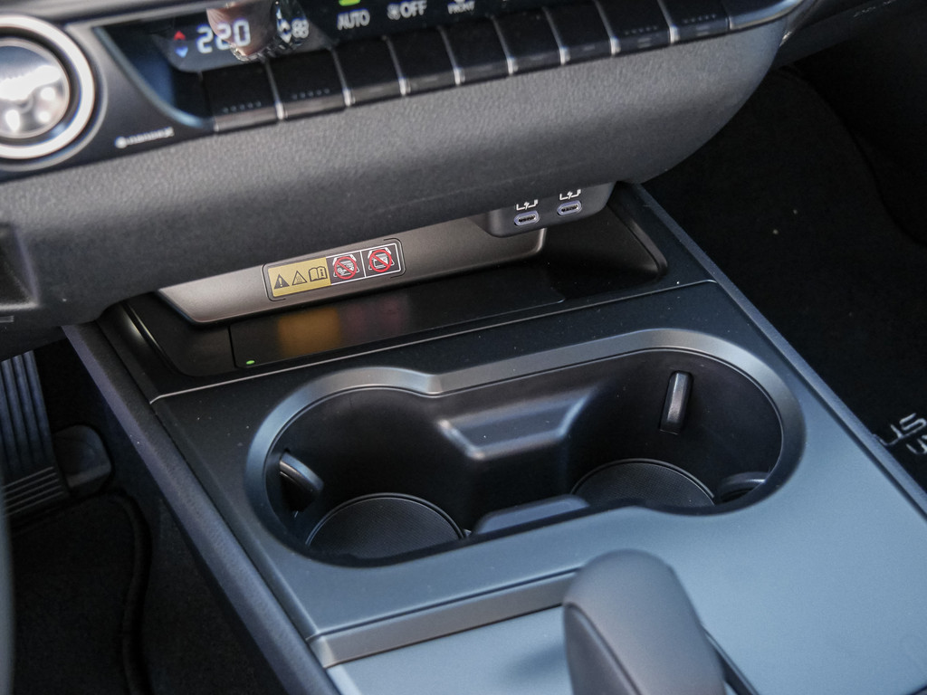 Fahrzeugansicht LEXUS UX 300h F-Sport Design - Bild 17