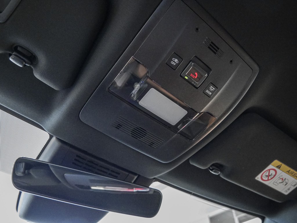 Fahrzeugansicht LEXUS UX 300h F-Sport Design - Bild 17