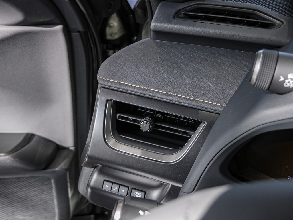 Fahrzeugansicht LEXUS UX 300h F-Sport Design - Bild 26