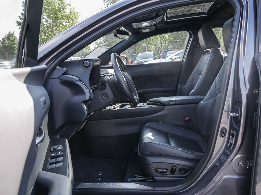 Fahrzeugansicht LEXUS UX 250h Luxury Line FWD - Bild 2