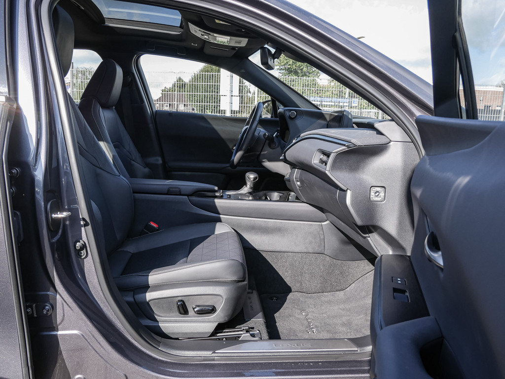 Fahrzeugansicht LEXUS UX 250h Luxury Line FWD - Bild 4