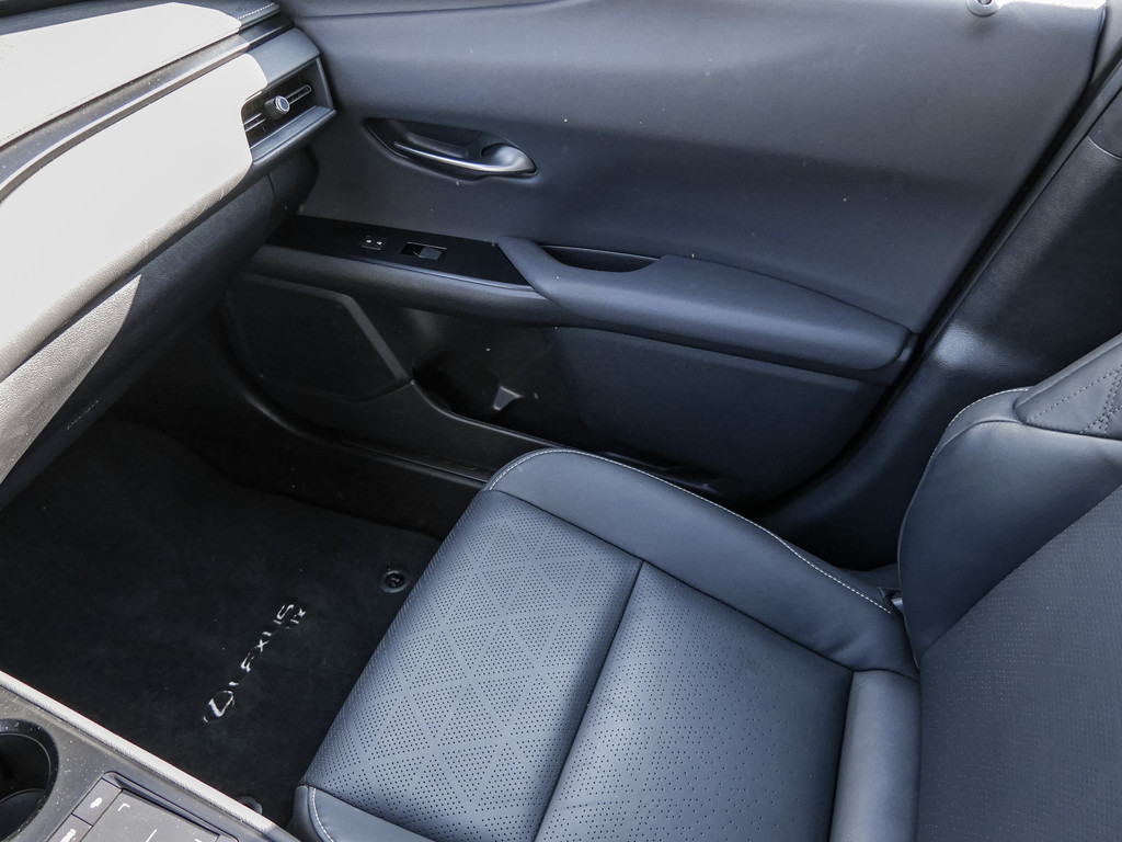Fahrzeugansicht LEXUS UX 250h Luxury Line FWD - Bild 20
