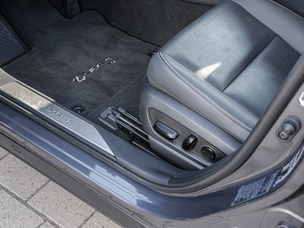 Fahrzeugansicht LEXUS UX 250h Luxury Line FWD - Bild 33