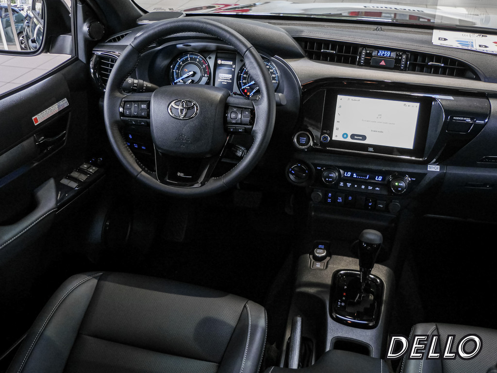 Fahrzeugansicht TOYOTA Hilux 2.8 Double Cab Invincible 4x4 - Bild 5