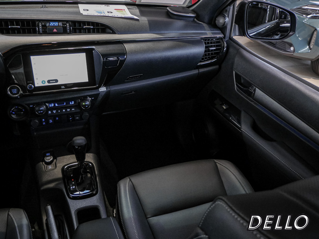 Fahrzeugansicht TOYOTA Hilux 2.8 Double Cab Invincible 4x4 - Bild 6