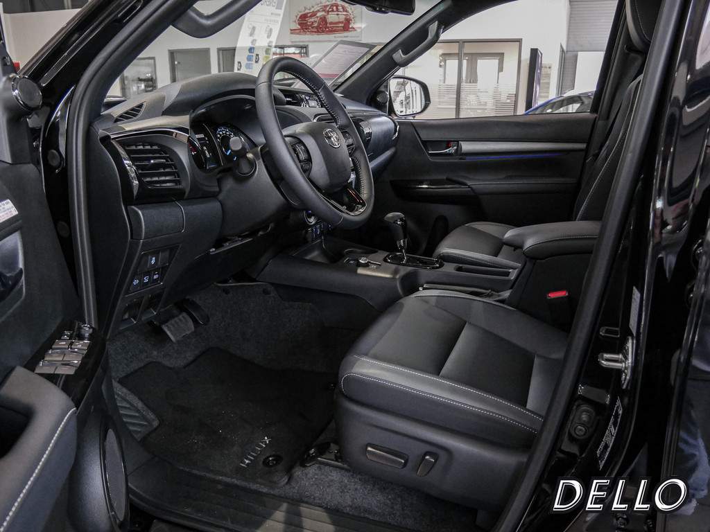 Fahrzeugansicht TOYOTA Hilux 2.8 Double Cab Invincible 4x4 - Bild 13