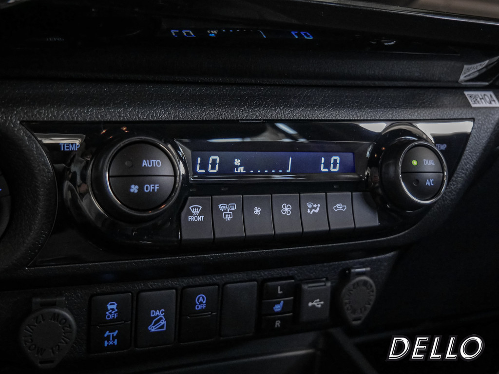 Fahrzeugansicht TOYOTA Hilux 2.8 Double Cab Invincible 4x4 - Bild 18