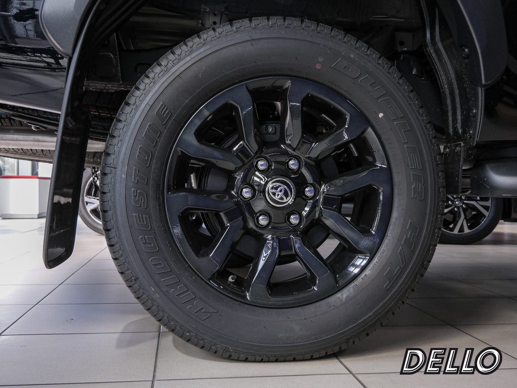 Fahrzeugansicht TOYOTA Hilux 2.8 Double Cab Invincible 4x4 - Bild 42