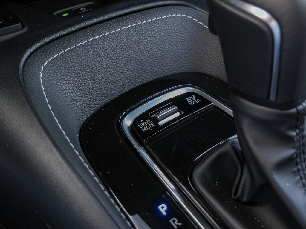 Fahrzeugansicht TOYOTA Corolla TS 1.8 Hybrid Teamplayer - Bild 20