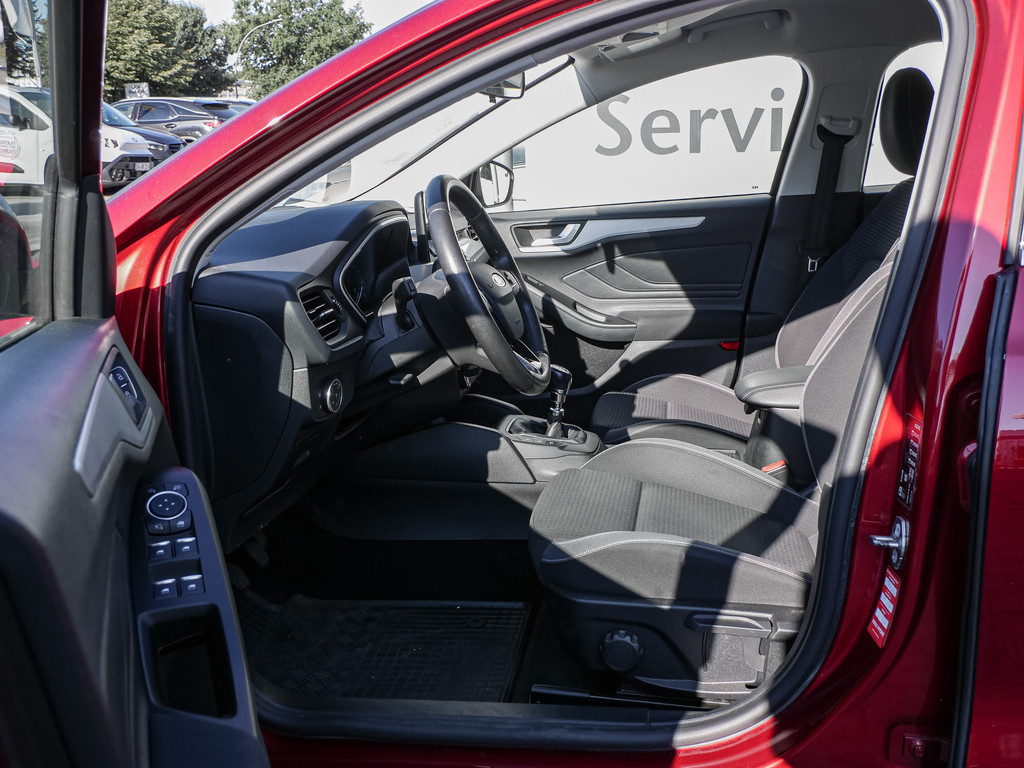 Fahrzeugansicht FORD Focus Turnier 1.0 EcoBoost - Bild 2