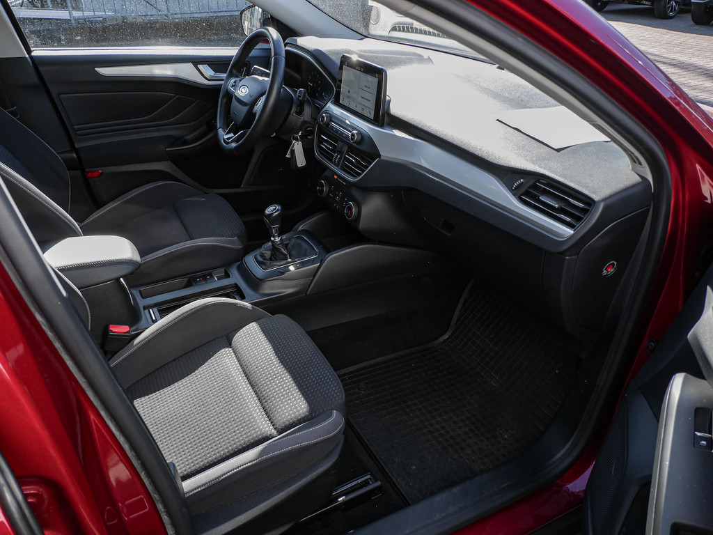 Fahrzeugansicht FORD Focus Turnier 1.0 EcoBoost - Bild 3